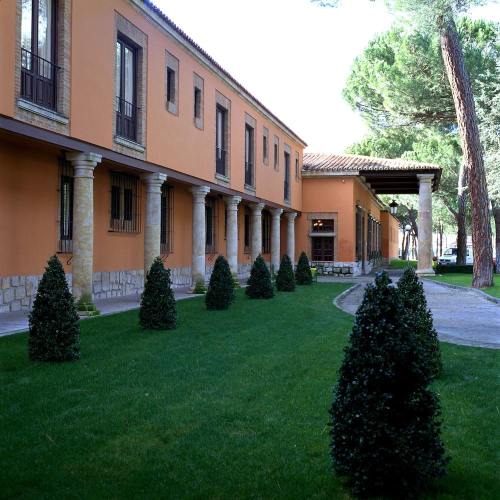 Parador De Tordesillas Esterno foto