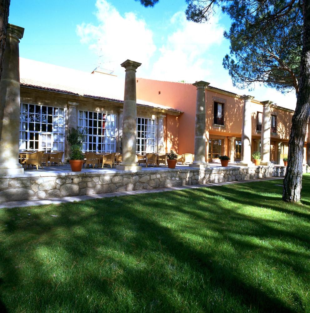 Parador De Tordesillas Esterno foto