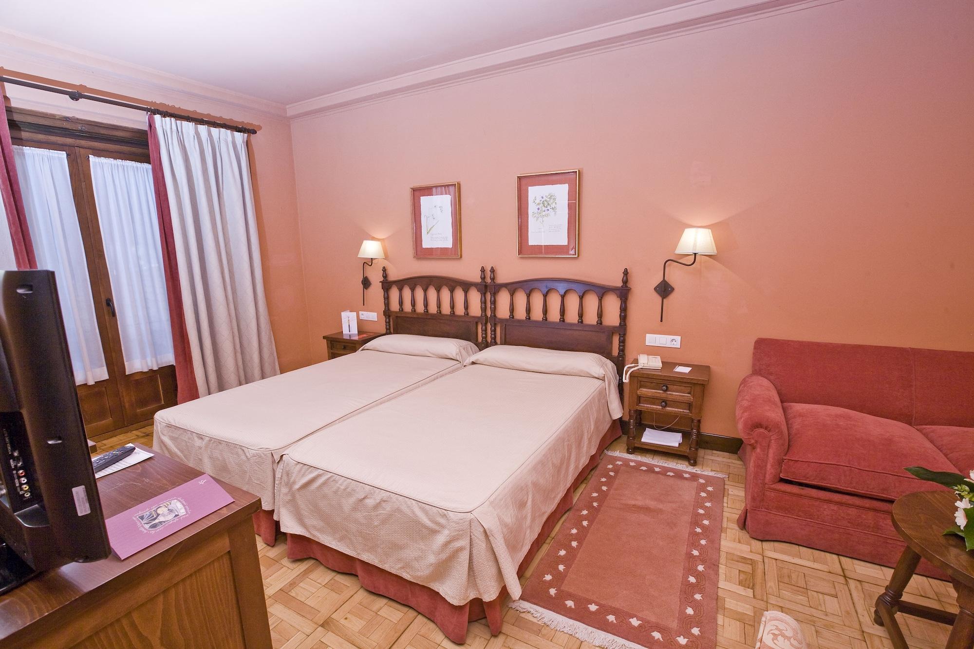 Parador De Tordesillas Esterno foto