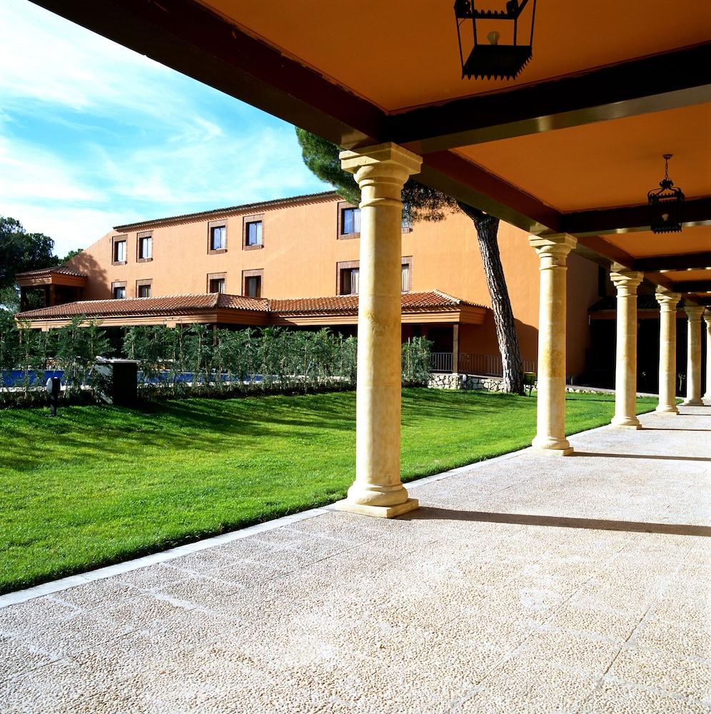 Parador De Tordesillas Esterno foto