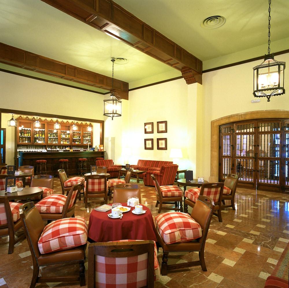 Parador De Tordesillas Esterno foto