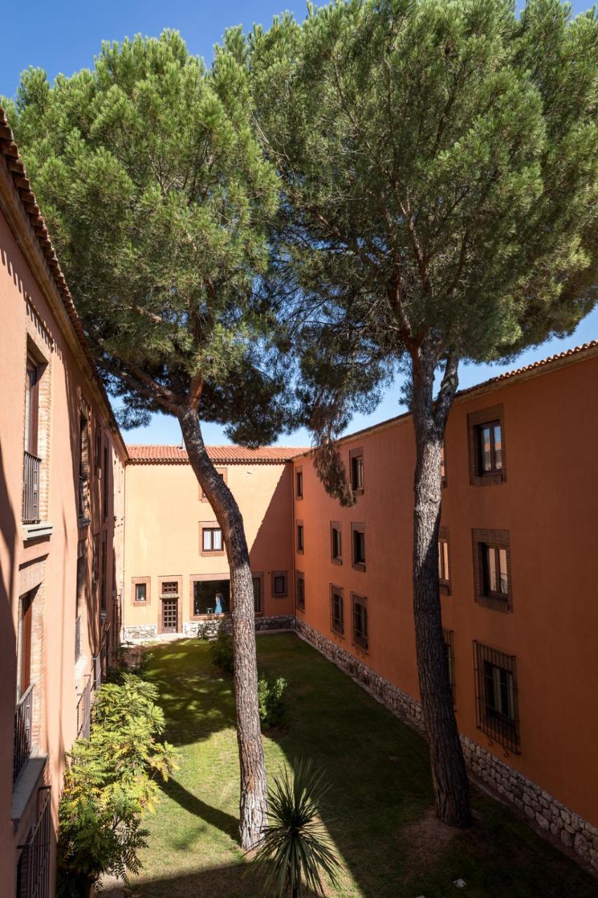 Parador De Tordesillas Esterno foto